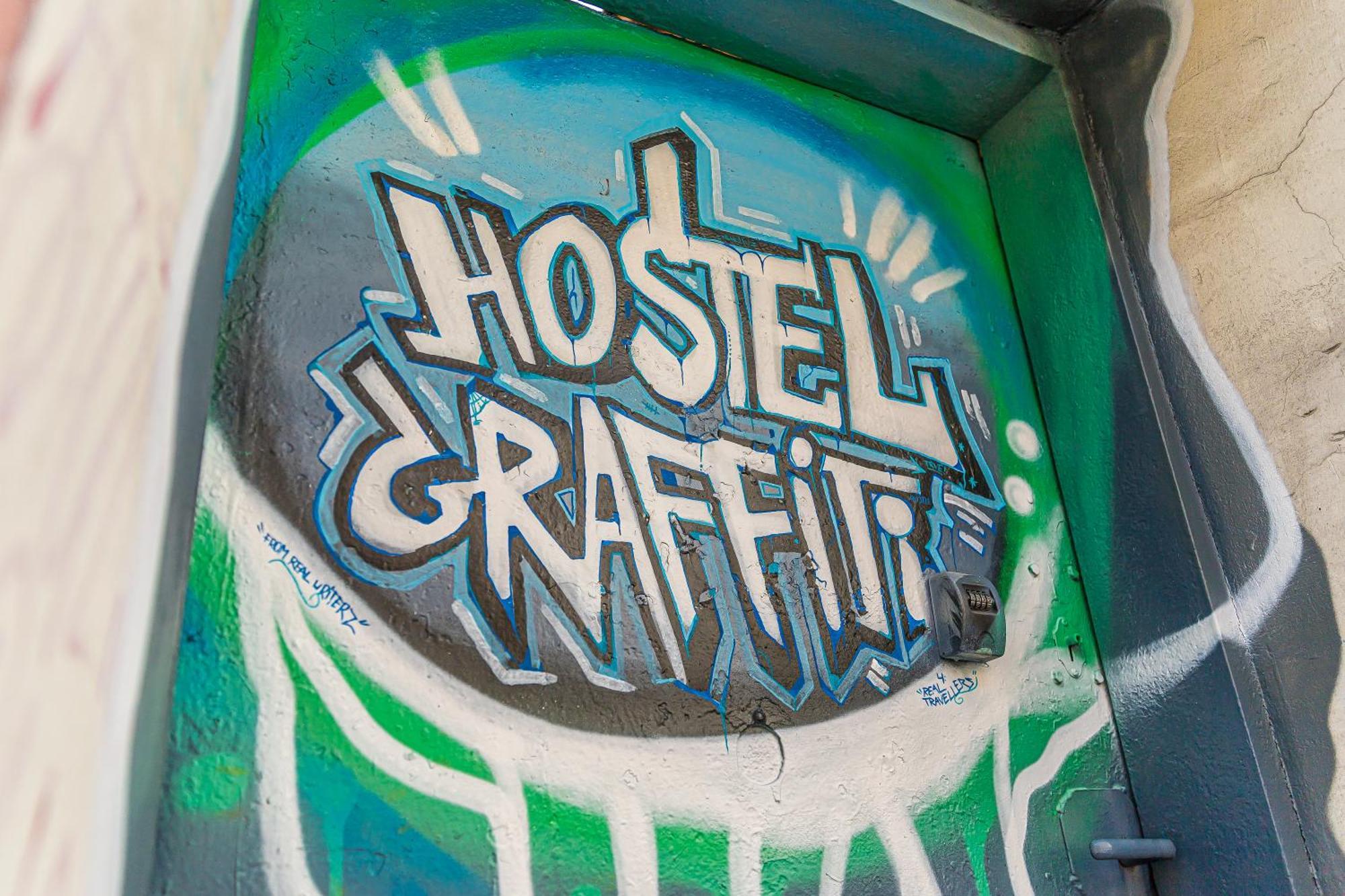 Hostel Graffiti Krakow Exterior photo